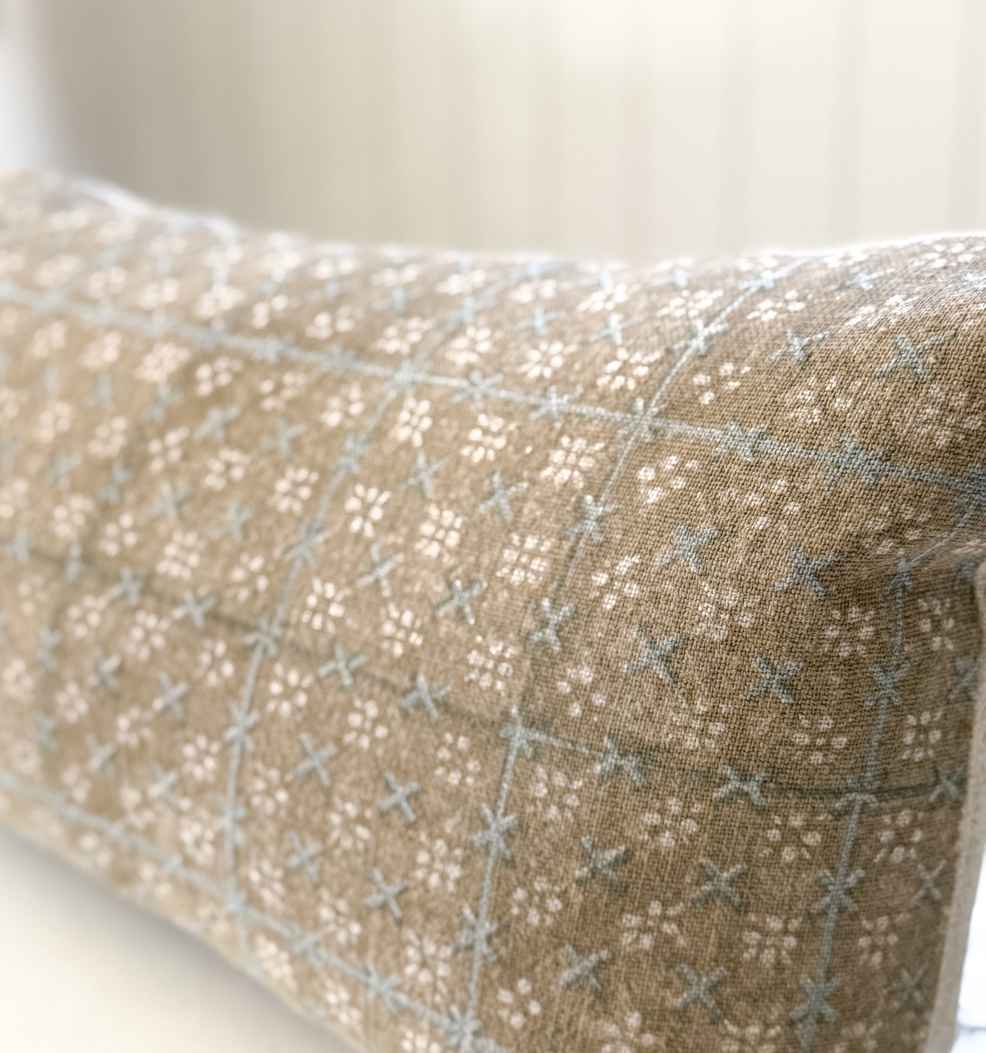 Tilti Long Lumbar Pillow