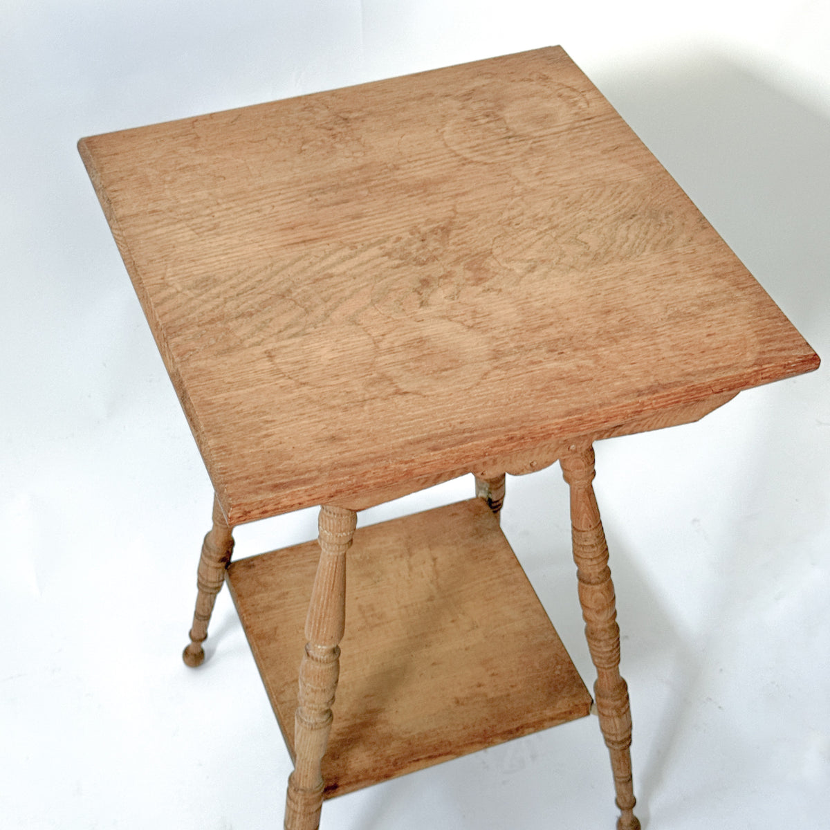 Turned Leg Wooden Parlor Side Table, circa 1900s