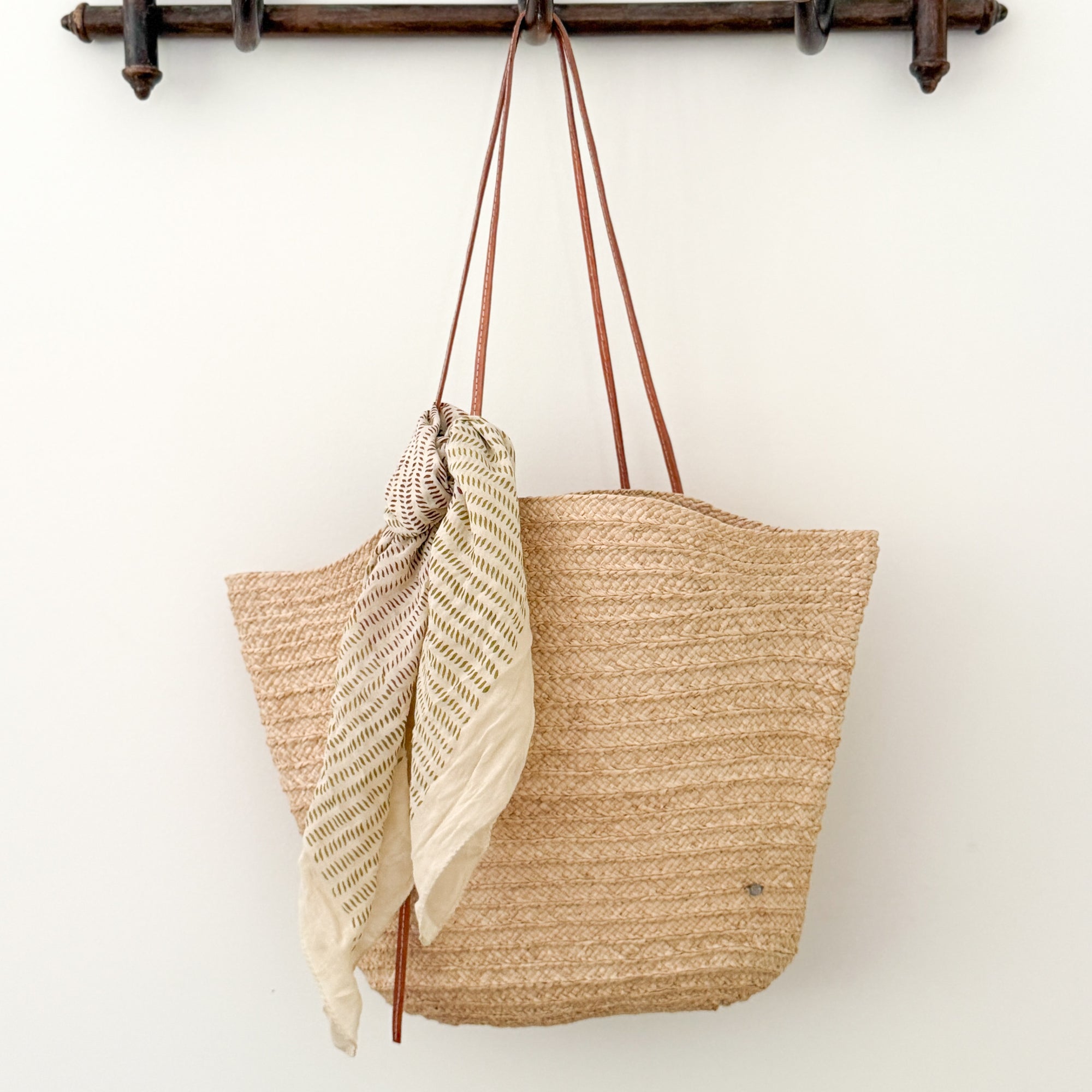Ponchettes Raffia Bag with Leather Straps