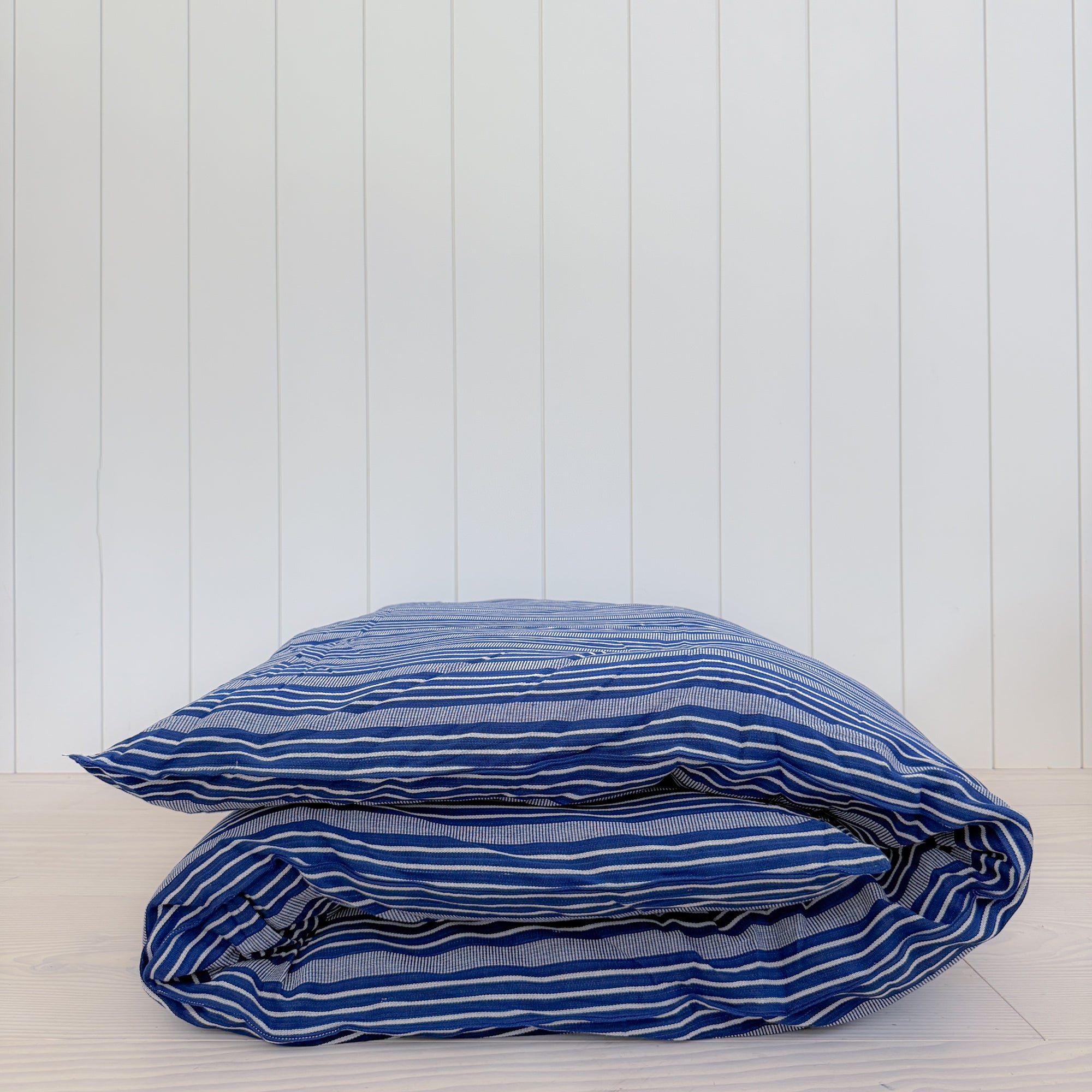 Canapé Bed Roll | Navy Cafe Stripe