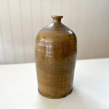 Load image into Gallery viewer, Vintage Hungarian Pottery | No.8
