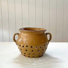 Load image into Gallery viewer, Vintage Hungarian Pottery | No.10
