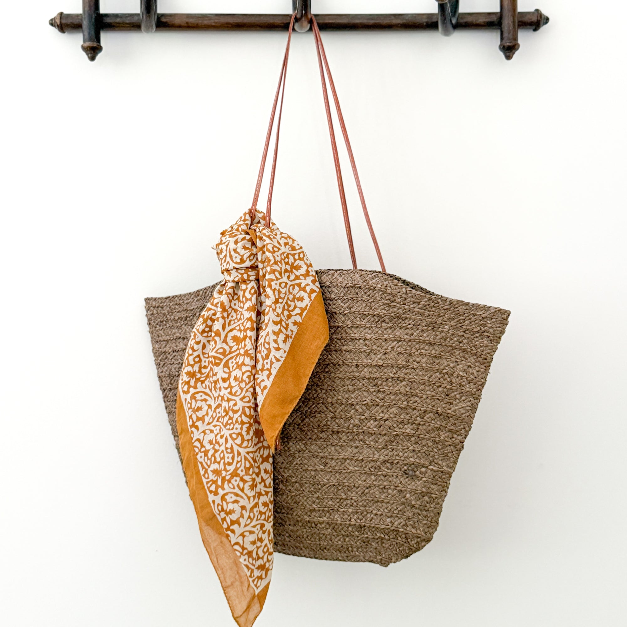 Ponchettes Raffia Bag with Leather Straps