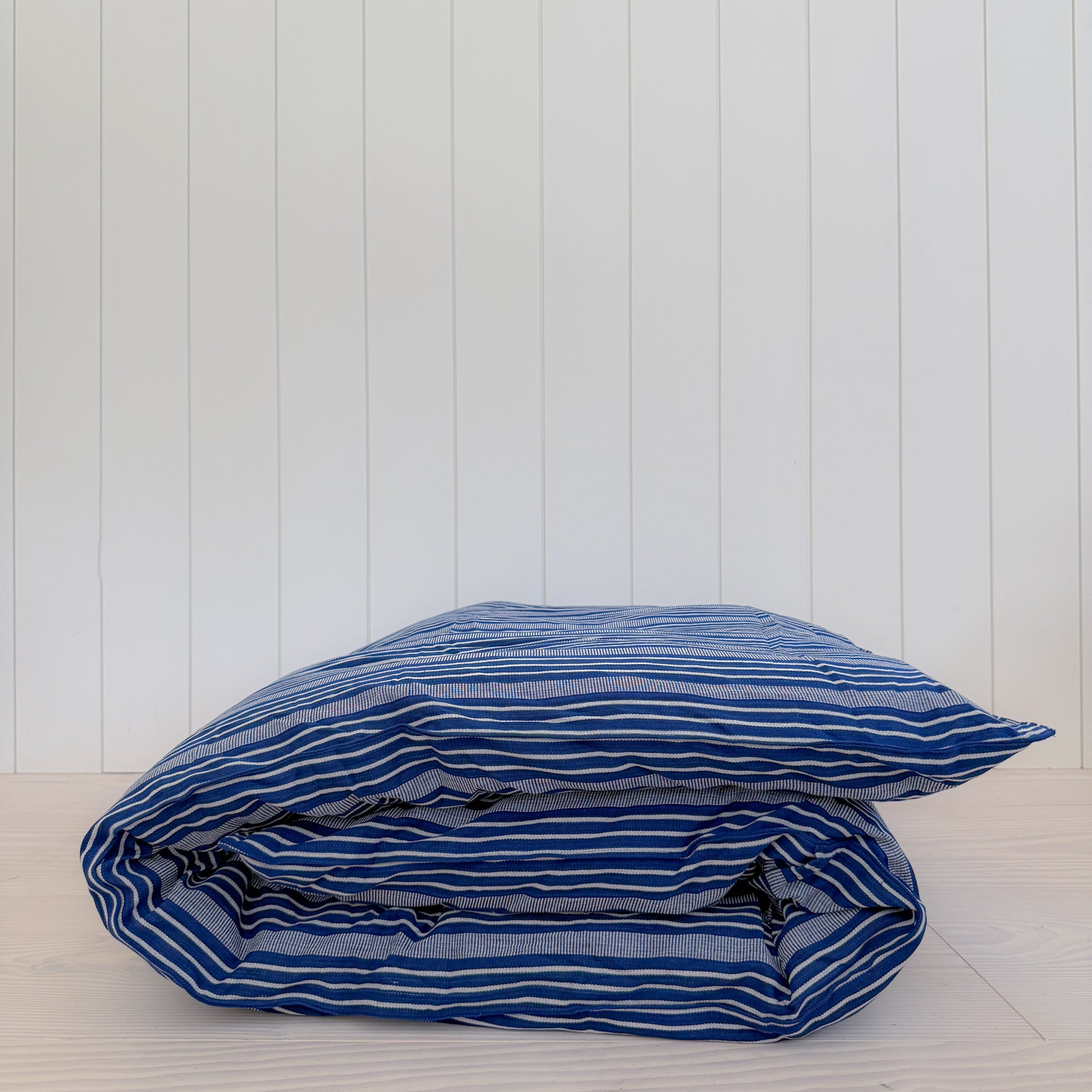 Canapé Bed Roll | Navy Cafe Stripe