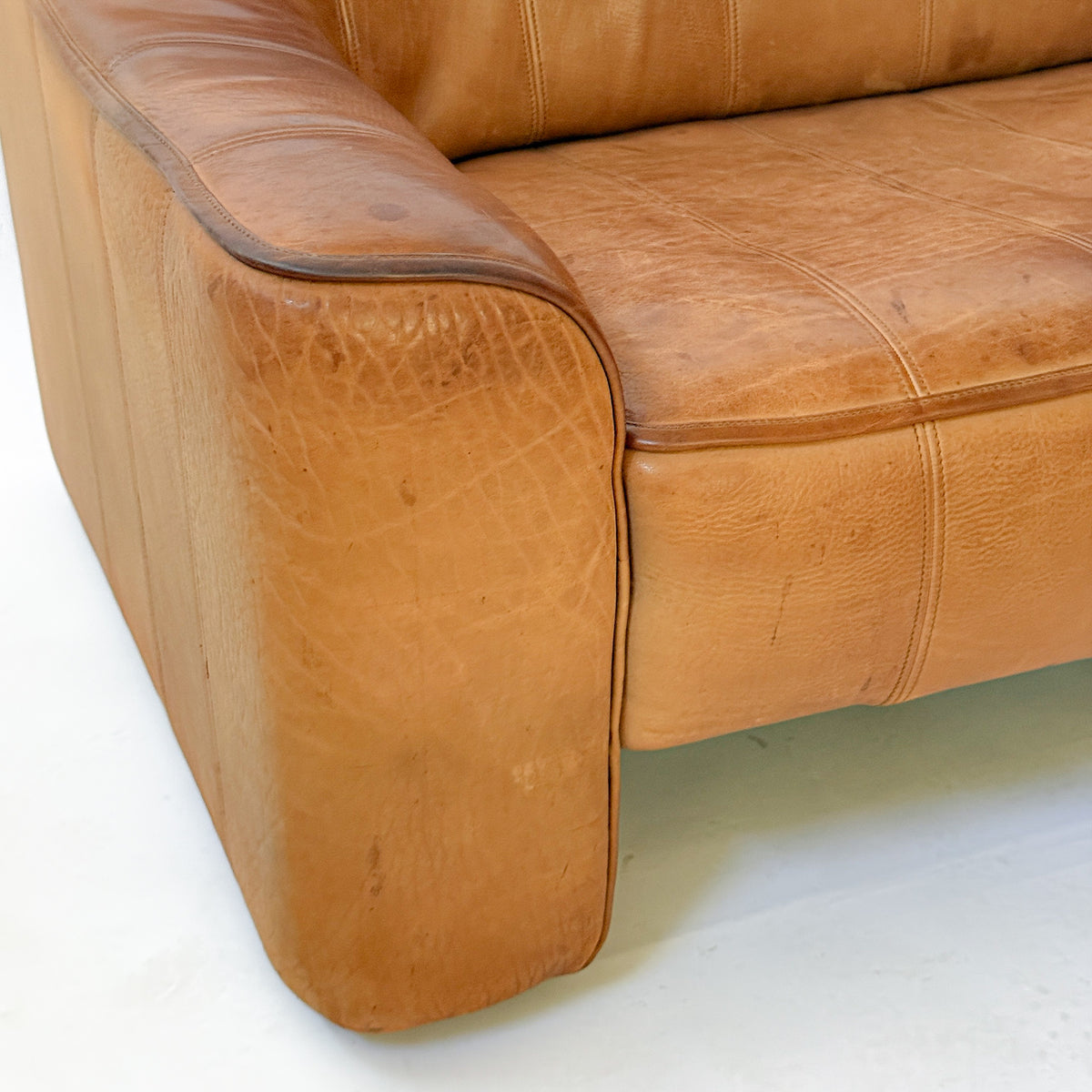 Buffalo Leather 2-Seater Sofa DS-44 by de Sede | Switzerland, circa 1970s