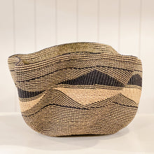 Load image into Gallery viewer, Pakurigo Basket No. 10 | Navy Pattern
