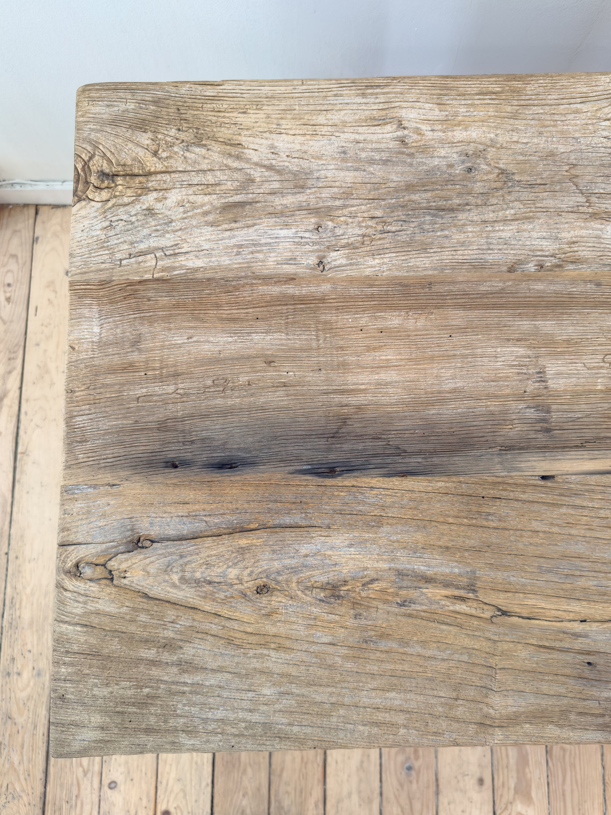 Reclaimed Mulberry Farm Table with Scalloped Apron