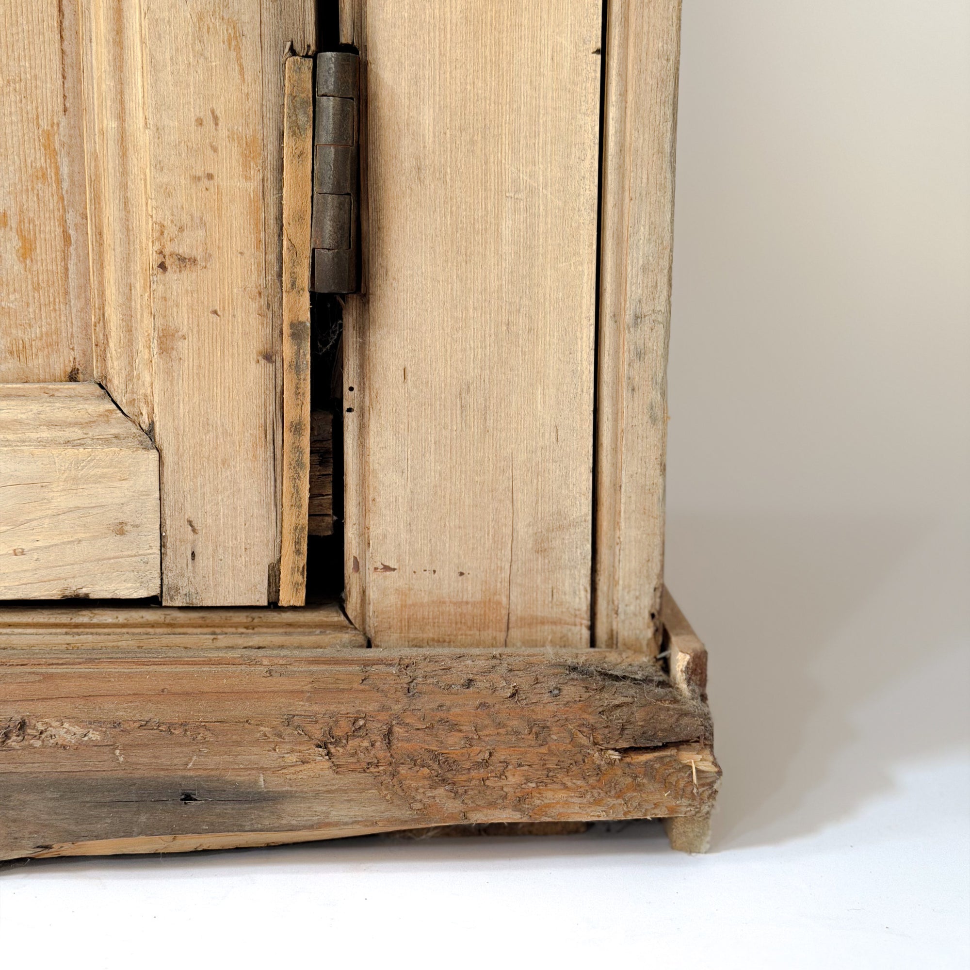 Scrubbed Pine Farmhouse Cupboard