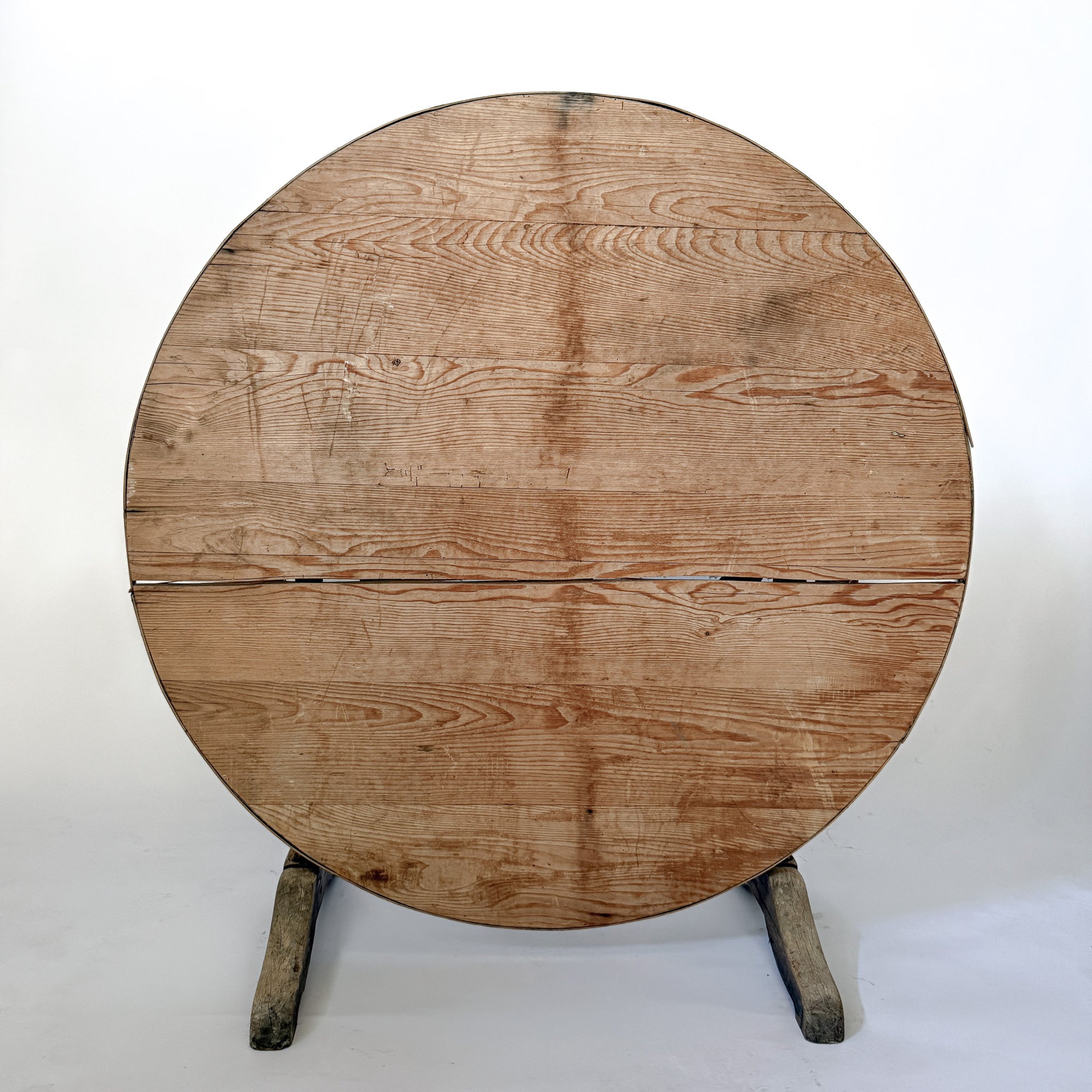 Round Folding French Vineyard Table