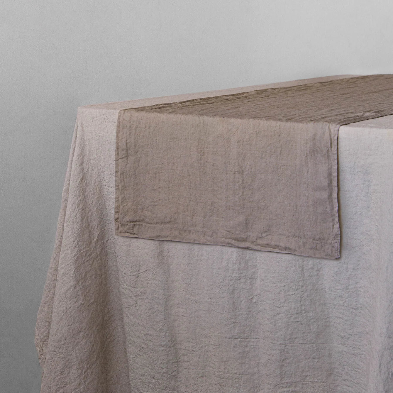 Basix Linen Table Runner