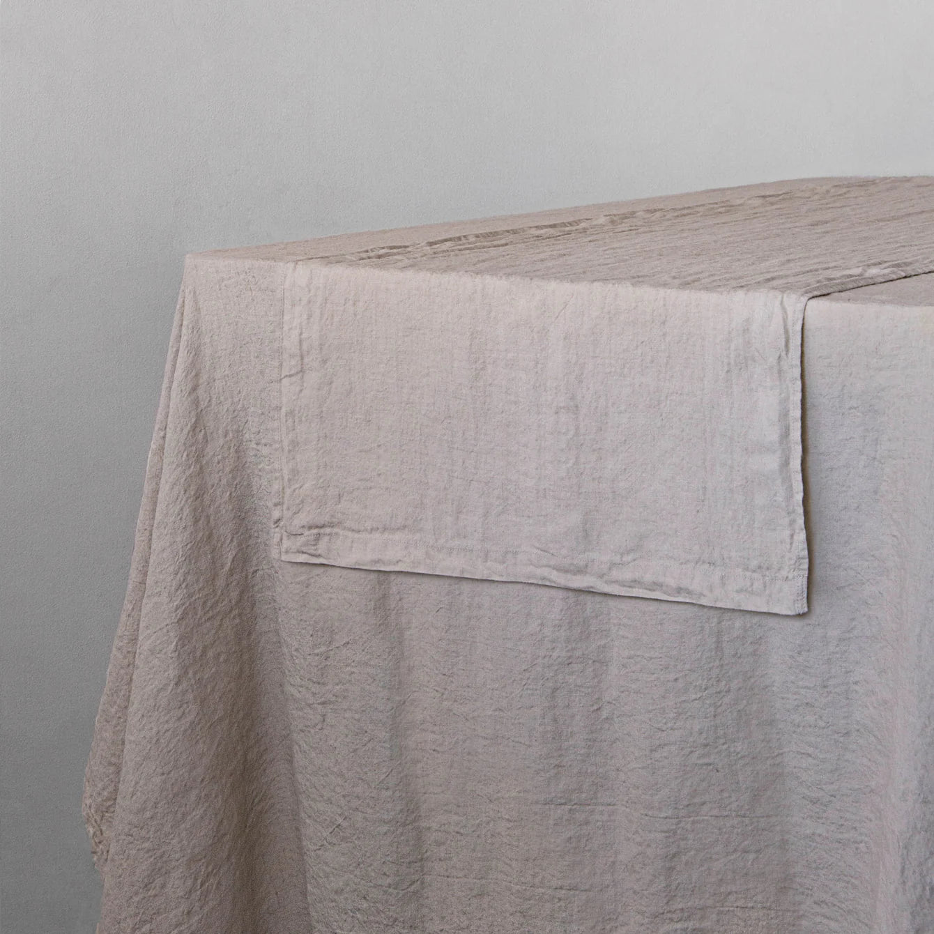 Basix Linen Table Runner
