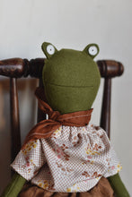 Load image into Gallery viewer, Fern The Frog | Heirloom Dolls
