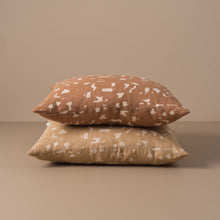 Load image into Gallery viewer, Still Life Linen Pillow
