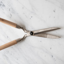 Load image into Gallery viewer, Pallarès Solsona Hedge Shears | Boxwood Handle
